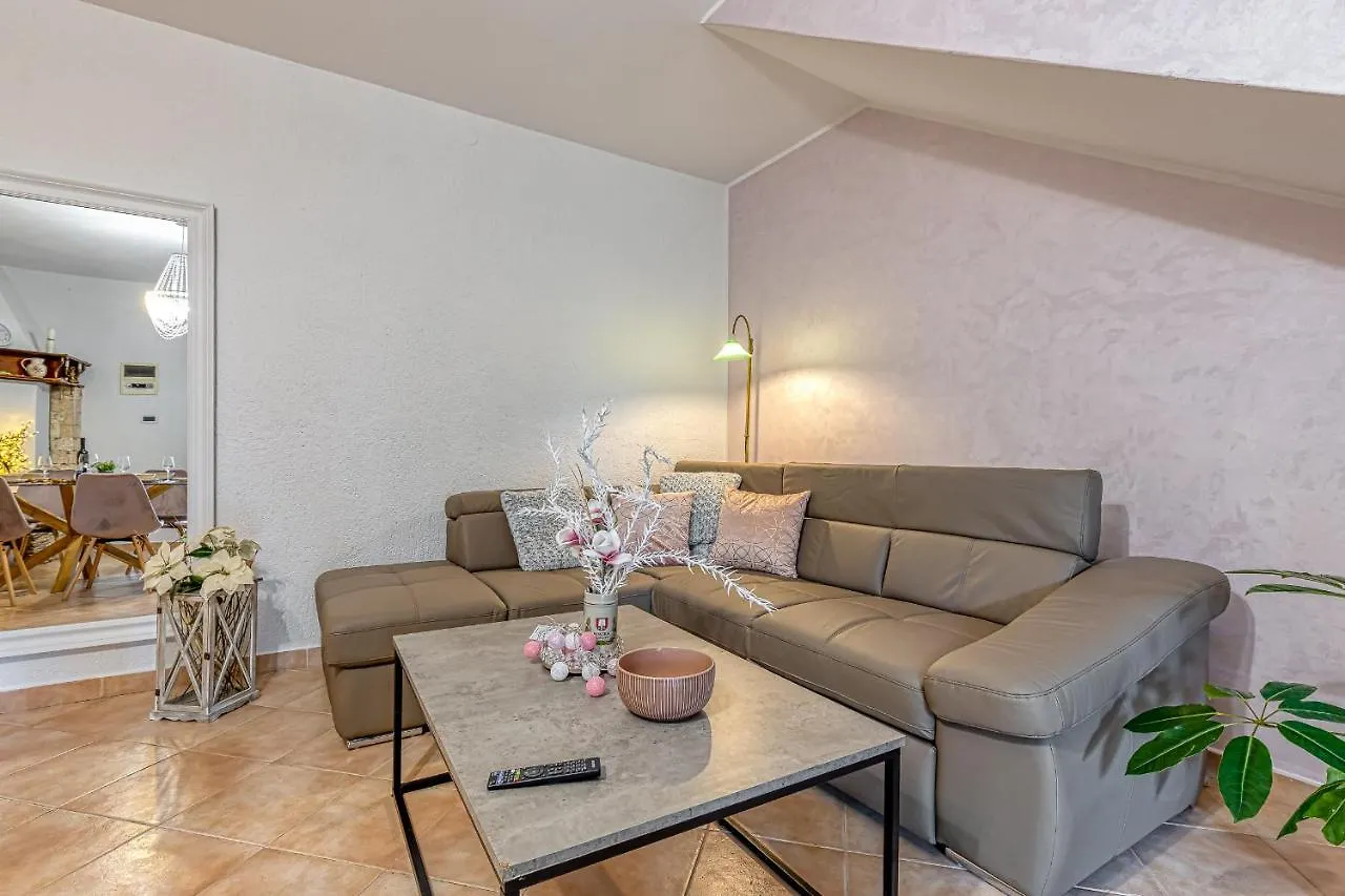 Ferienhaus Villa Eden House Kanfanar